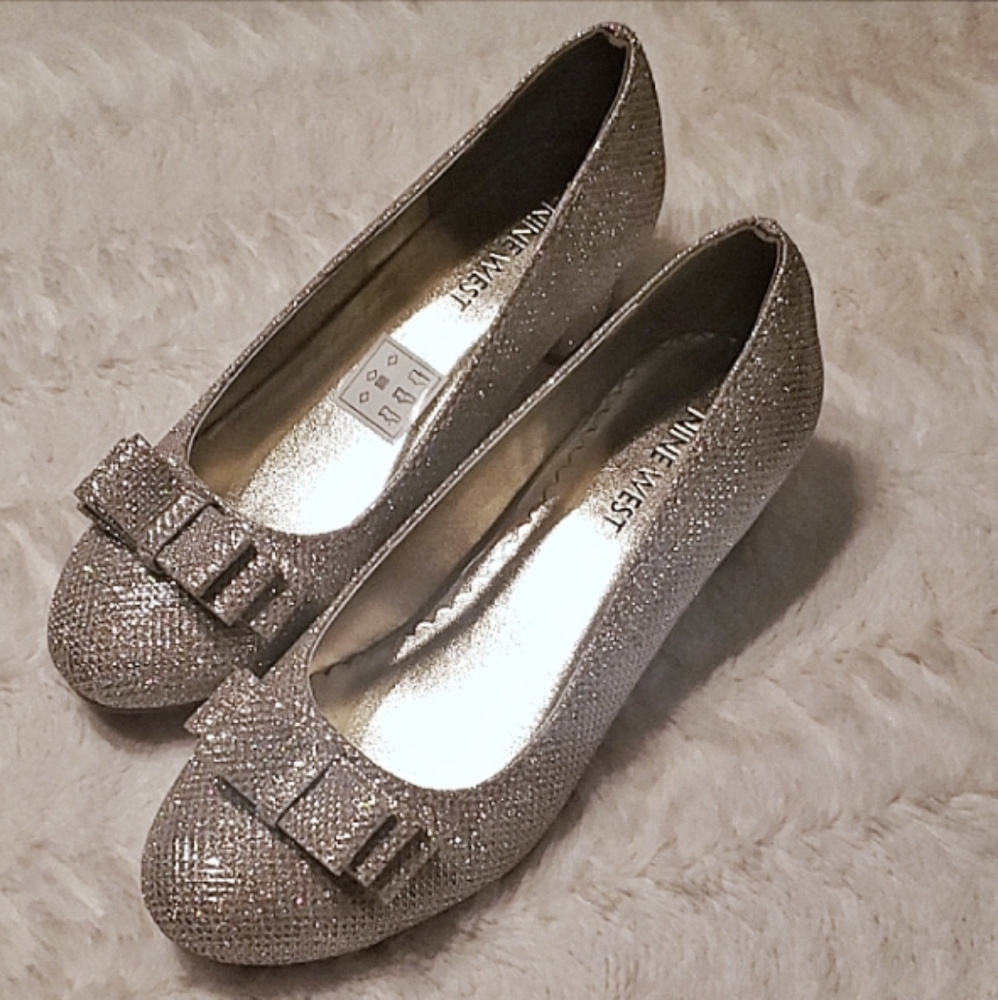 Nine west champagne gold bow pumps nib